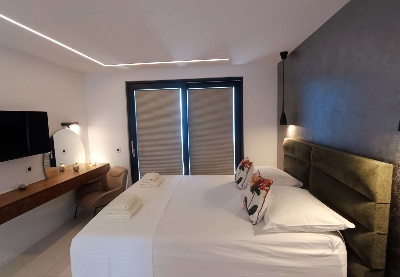 Villa in Podgora -  Villa SkyBlue mit Pool