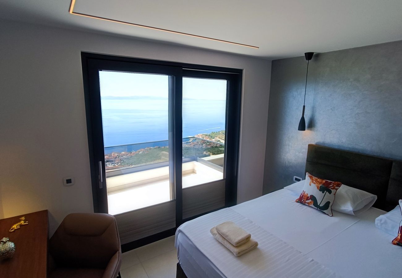 Villa in Podgora -  Villa SkyBlue mit Pool