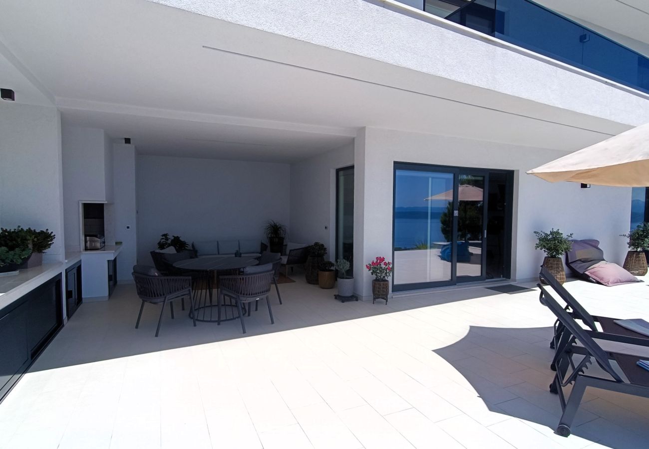 Villa in Podgora -  Villa SkyBlue mit Pool