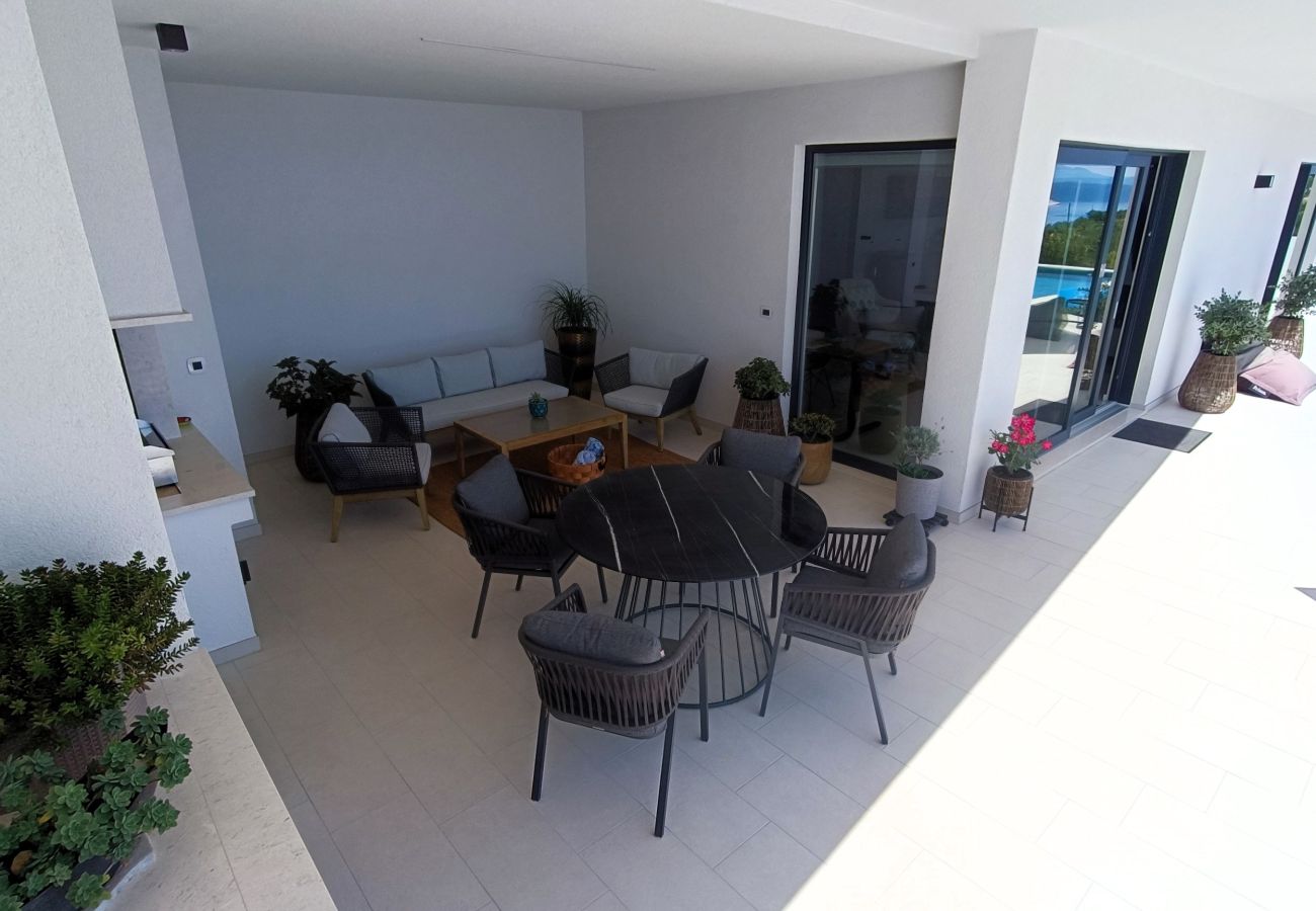 Villa in Podgora -  Villa SkyBlue mit Pool
