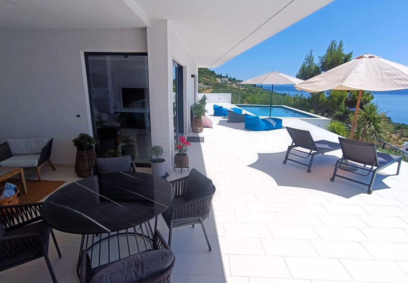 Villa in Podgora -  Villa SkyBlue mit Pool