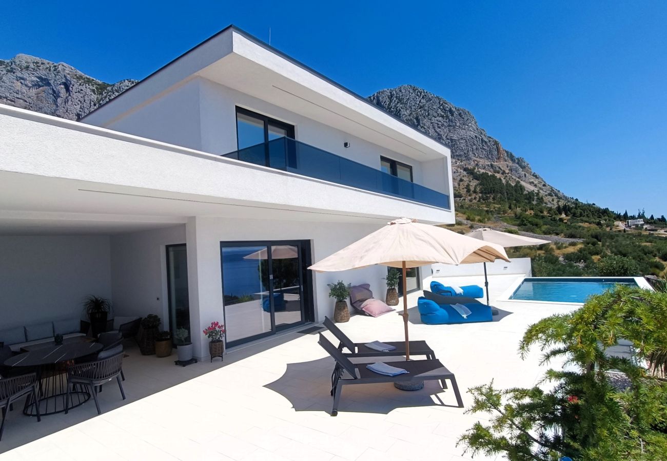 Villa in Podgora -  Villa SkyBlue mit Pool