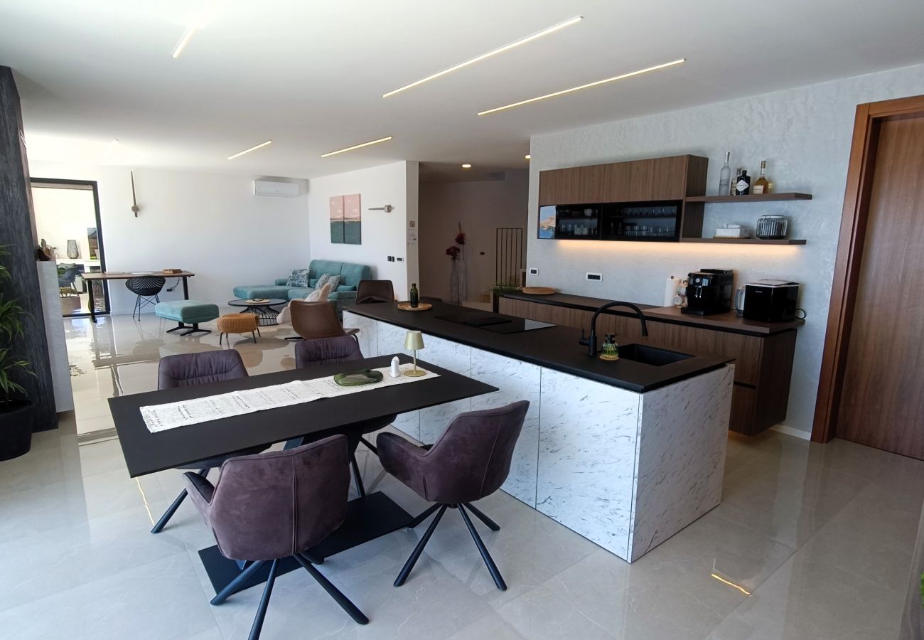 Villa in Podgora -  Villa SkyBlue mit Pool