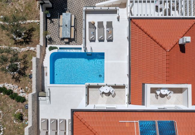 Villa in Baška Voda -  Villa Prestige mit Pool, Sauna