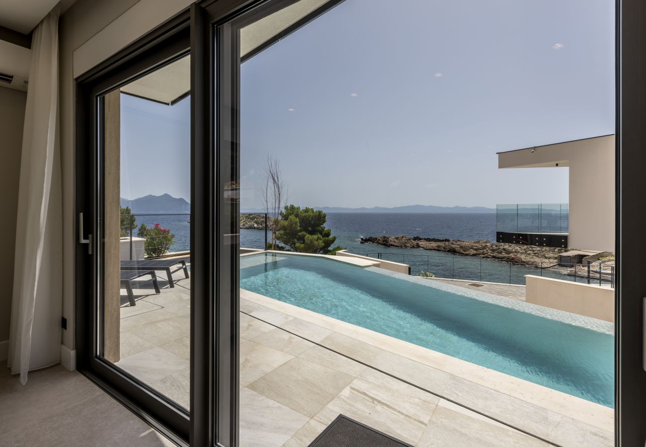 Villa in Potomje - Luxury Villa Luce, direkt am Strand 