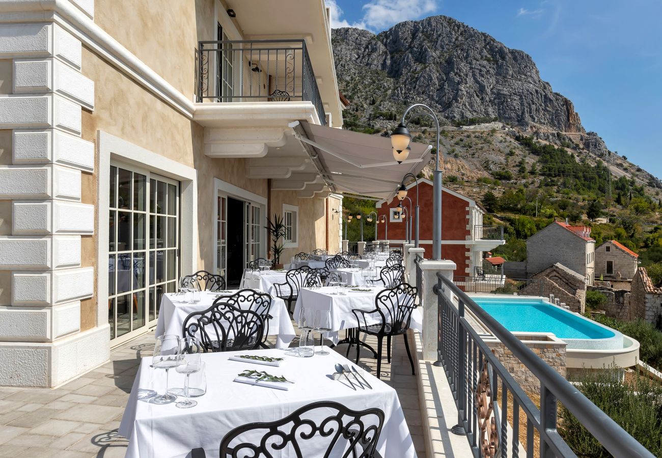 Zimmeranmietung in Podgora - Hotel Nature's Retreat, Deluxe Doppelzimmer mit Balkon und Meerblick