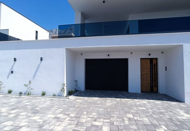 Villa in Makarska - NEW Villa Ina mit Pool, Meerblick Villa in Makarska - NEW Villa Ina mit Pool, Meerblick