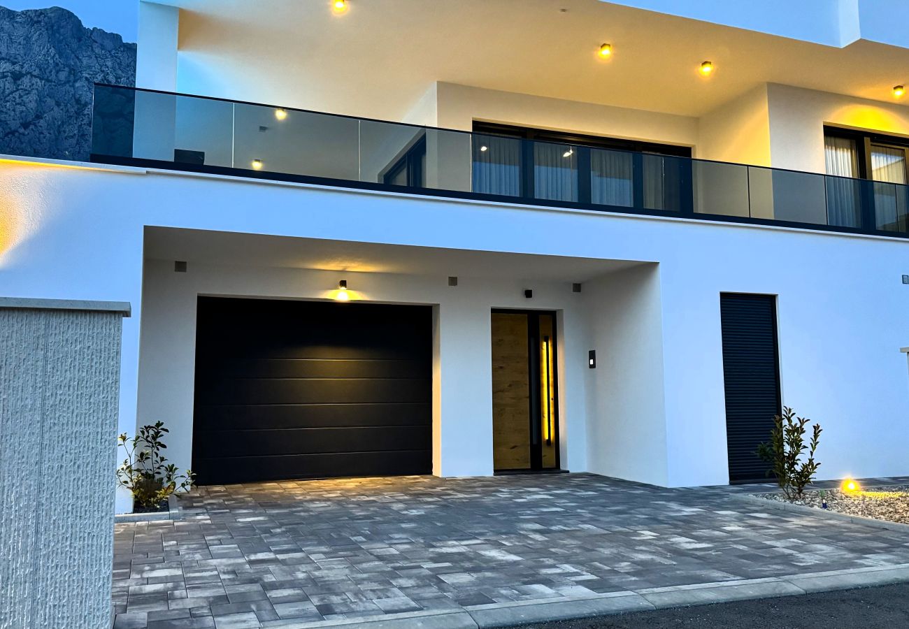 Villa in Makarska - NEW Villa Ina mit Pool, Meerblick